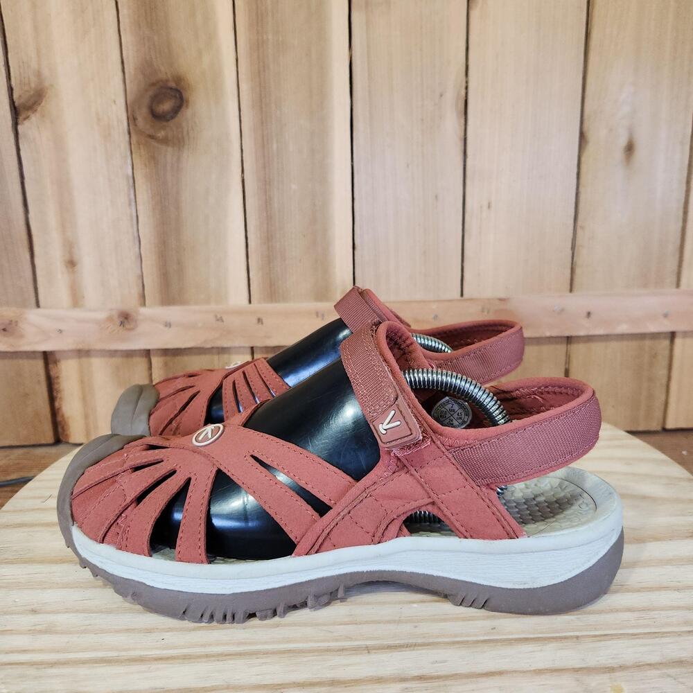 KEEN Rose Sandals Shoes Womens 7 37.5 EU Red Closed Toe Fisherman Hiking Outdoor